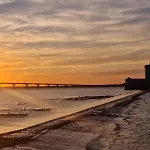 2 Bedroom Beautiful In *