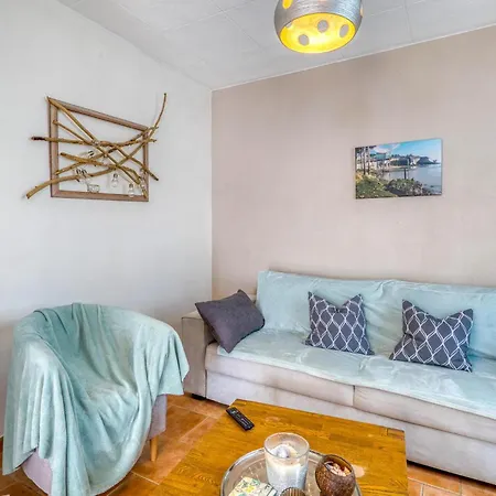 Vakantiehuis 2 Bedroom Awesome In *