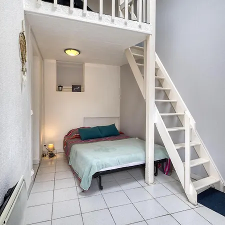 2 Bedroom Awesome In Meschers-sur-Gironde