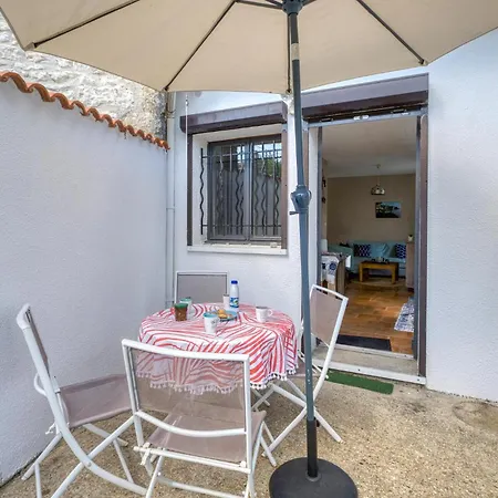 Feriehus Stunning In Meschers-sur-Gironde