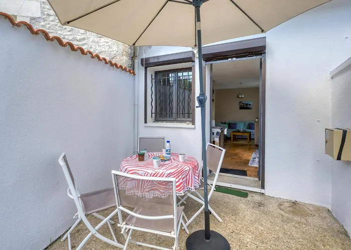 Casa de Férias Stunning In Meschers-sur-Gironde